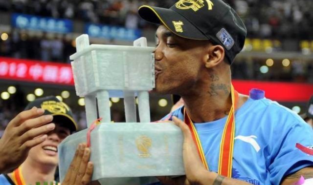 马布里在NBA赚了1.5亿美金，那他在CBA赚了多少？|艾弗森|明尼苏达森林狼队|纽约尼克斯队|篮球薪资对比|布鲁克林篮网队_新浪体育_新浪新闻