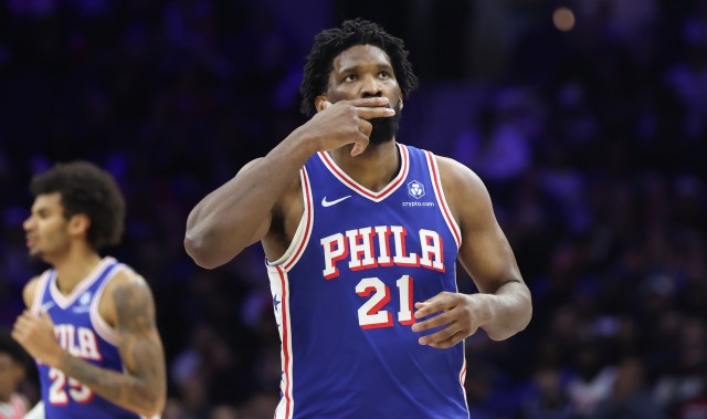 完美体育官方网站-实力逐渐回归！恩比德两分11中8&amp;8罚8中砍下27+8 失误7次有点多