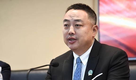 有种人生赢家叫刘国梁，辞职乒协主席短短10个月，早已走上光明大道|国乒|乒乓球|商业|演讲者|青少年_新浪体育_新浪新闻