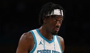 完美体育官网-黄蜂主帅谈马威跳投：这是把球员培养做到极致的体现